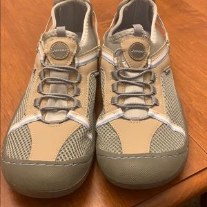 Size 10 tan and blue jsport slide on shoes